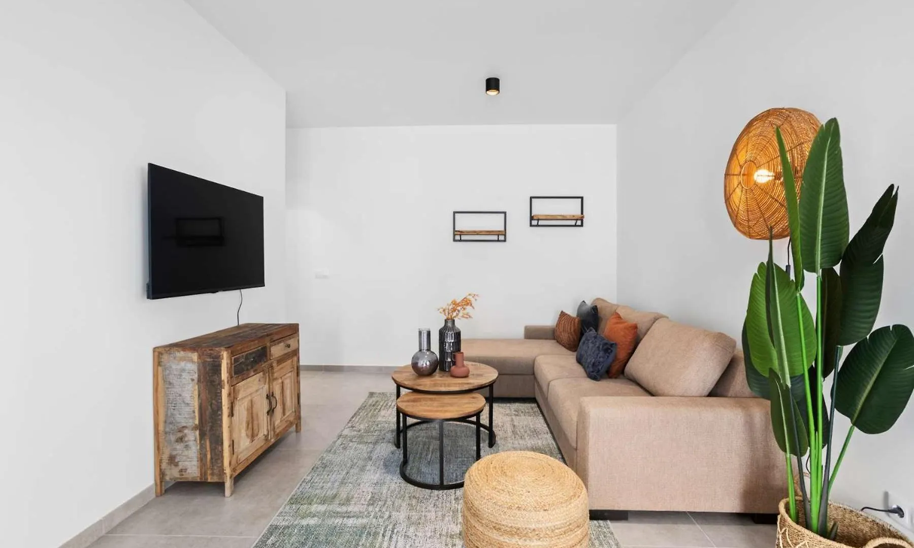 Bonaire Beach Apartment 11 With Communal Pool And Diving Facilities クラレンダイク ボネール、シント・ユースタティウスおよびサバ