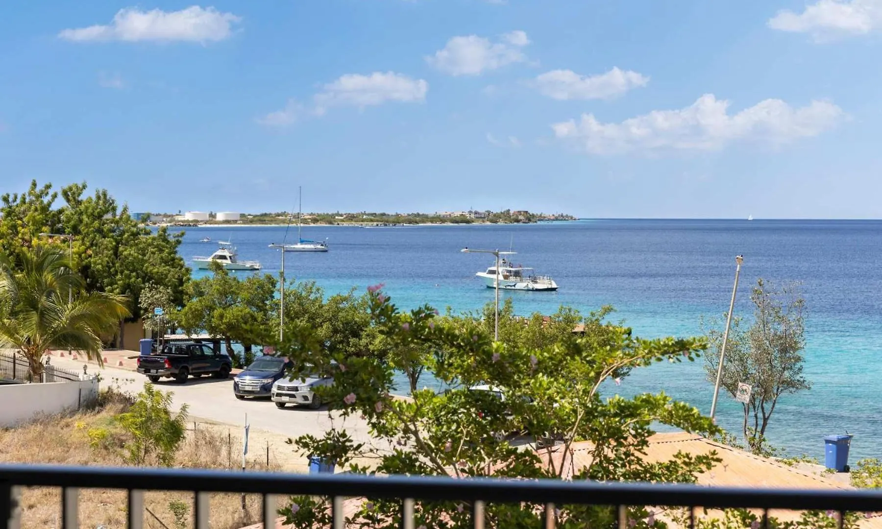 Bonaire Beach Apartment 11 With Communal Pool And Diving Facilities クラレンダイク